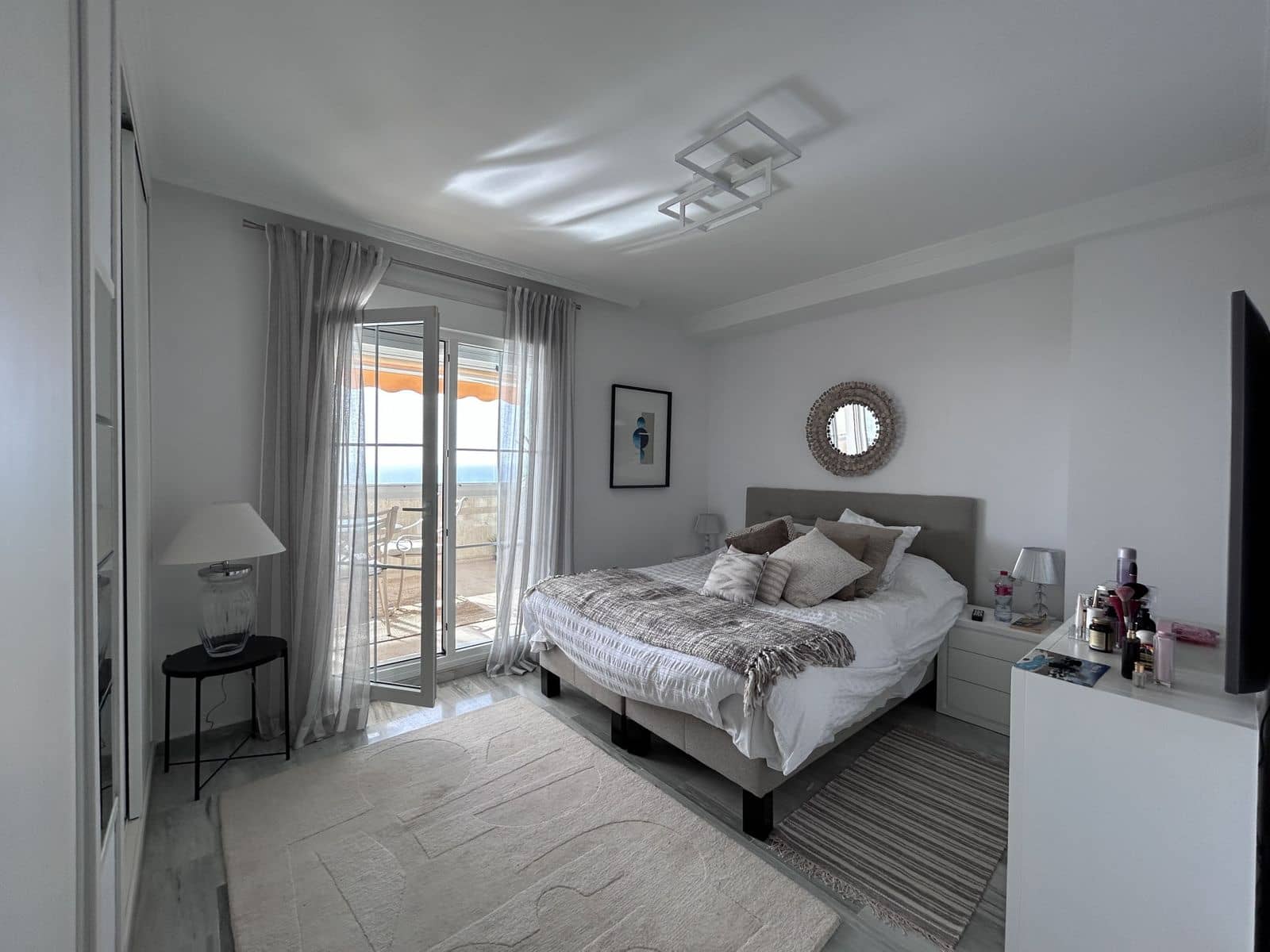 3 soveværelse Lejlighed til salg i Cabopino med swimmingpool garage - € 550.000 (Ref: 9021896)