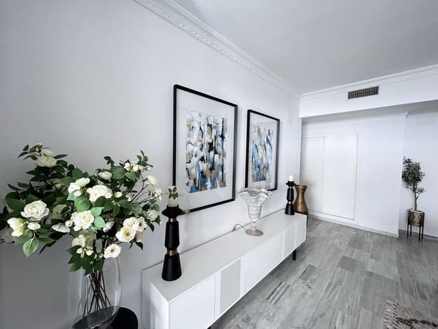 3 soverom Leilighet til salgs i Cabopino, Marbella med svømmebasseng garasje - € 550 000 (Ref: 9021896)