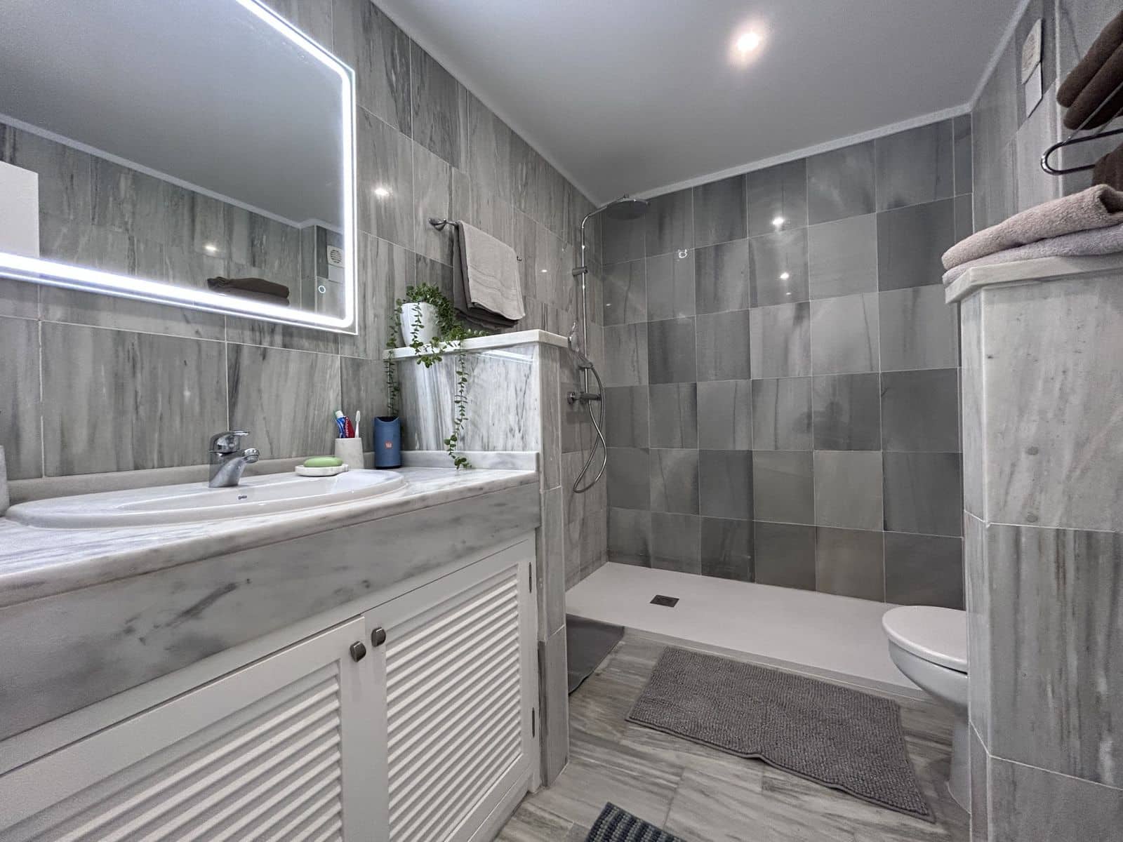 3 soveværelse Lejlighed til salg i Cabopino med swimmingpool garage - € 550.000 (Ref: 9021896)