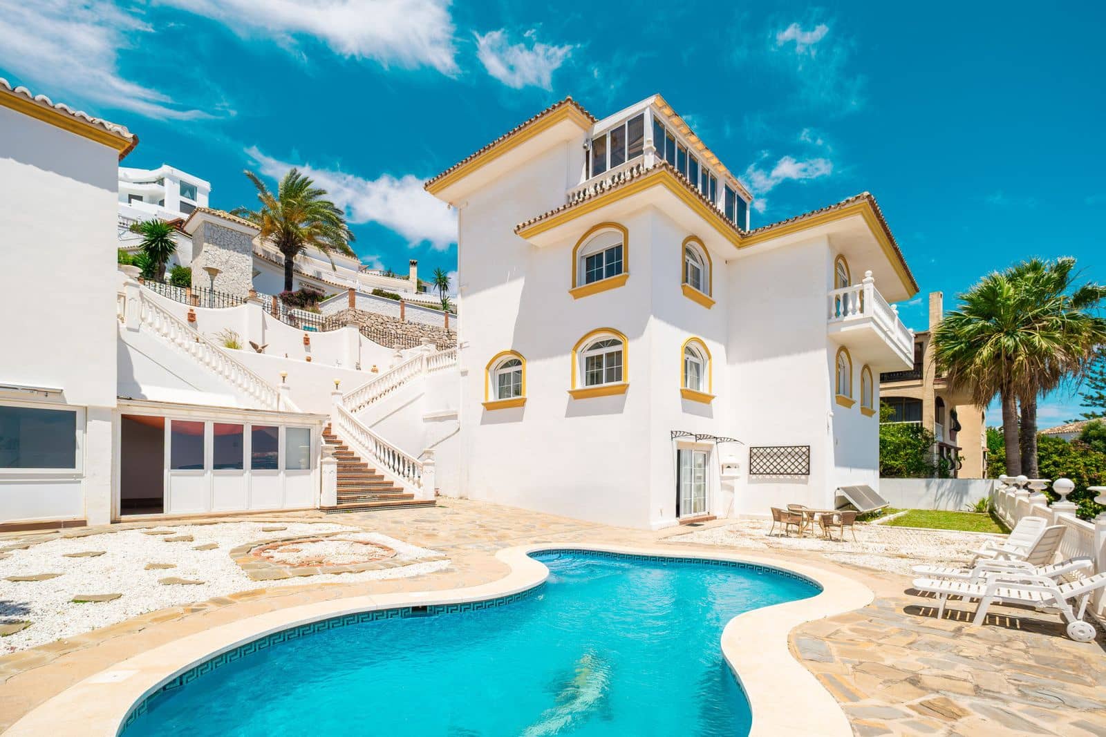 5 soveværelse Villa til salg i Benalmadena Costa med swimmingpool garage - € 1.500.000 (Ref: 9022000)