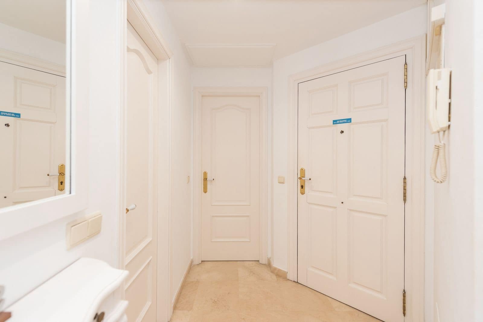 3 soveværelse Strandlejlighed til salg i Marbesa med swimmingpool garage - € 375.000 (Ref: 9049611)