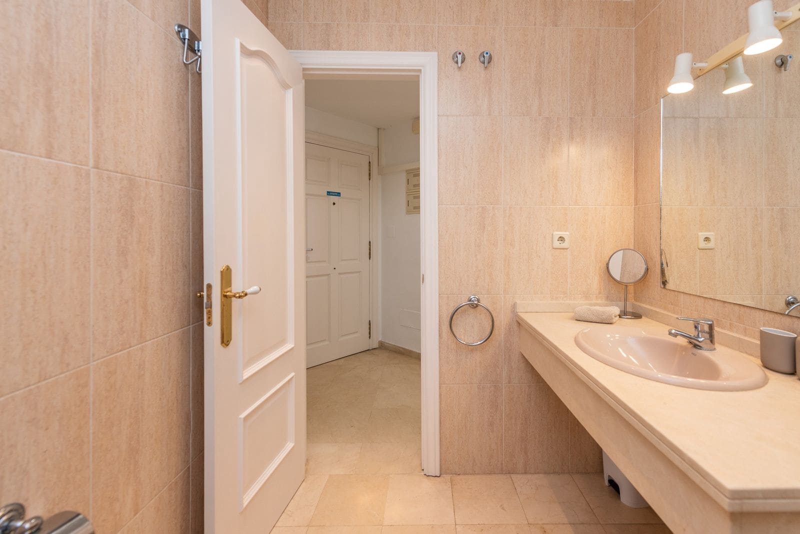 3 soveværelse Strandlejlighed til salg i Marbesa med swimmingpool garage - € 375.000 (Ref: 9049611)