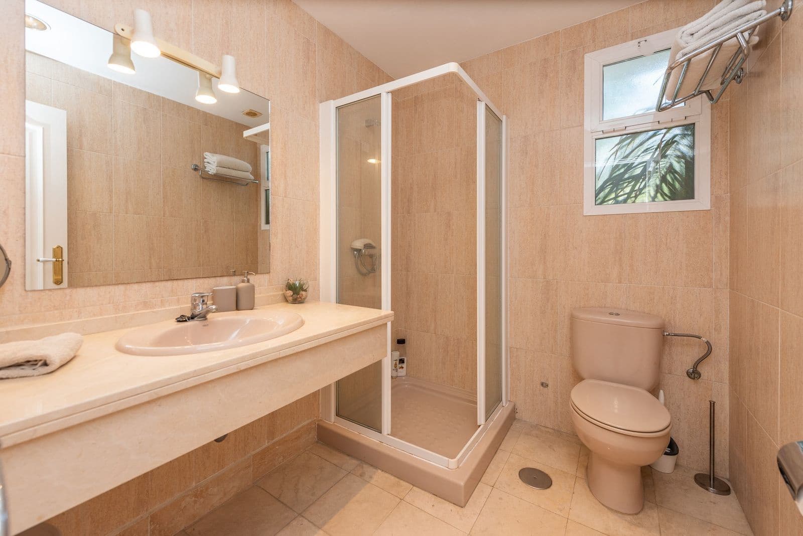 3 soveværelse Strandlejlighed til salg i Marbesa med swimmingpool garage - € 375.000 (Ref: 9049611)