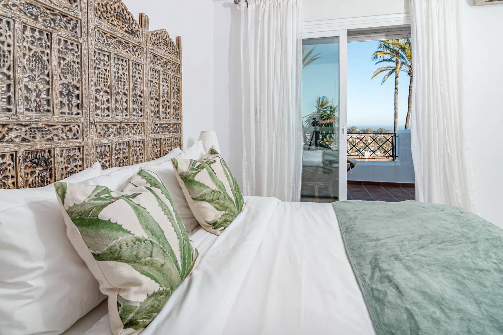 2 soveværelse Byhus til salg i El Paraiso med swimmingpool garage - € 520.000 (Ref: 9050039)