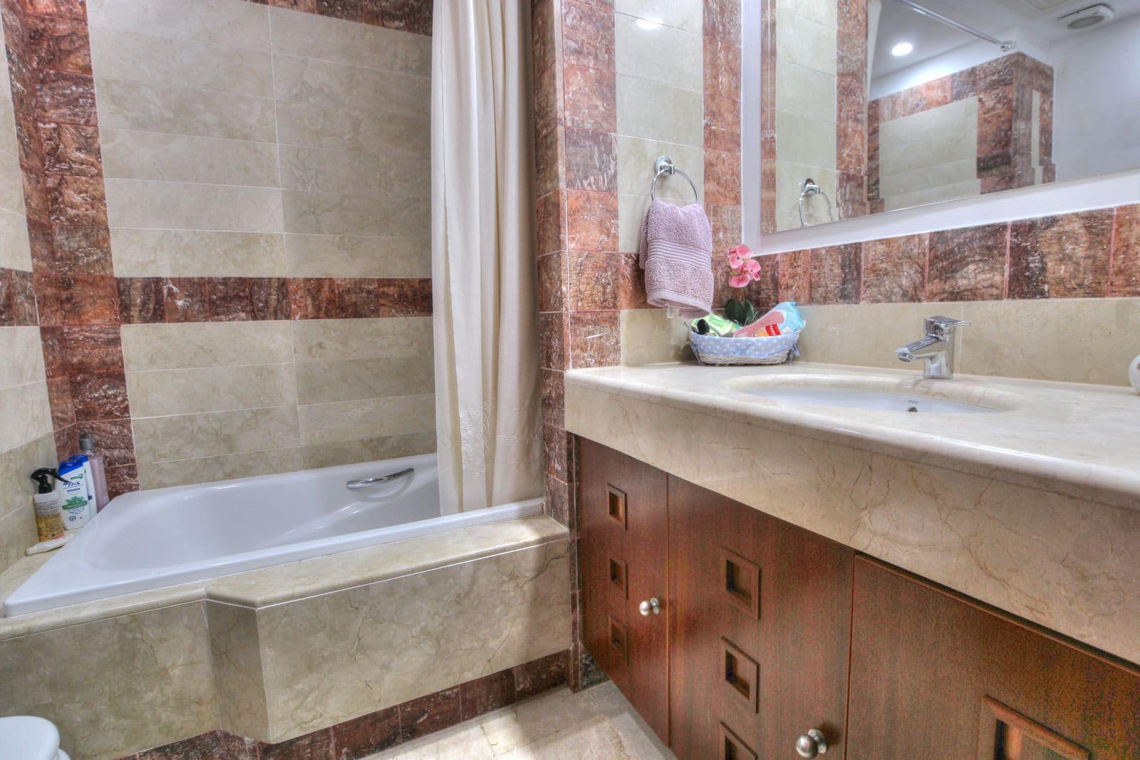 3 soveværelse Byhus til salg i La Cala Golf med swimmingpool garage - € 610.000 (Ref: 9061799)