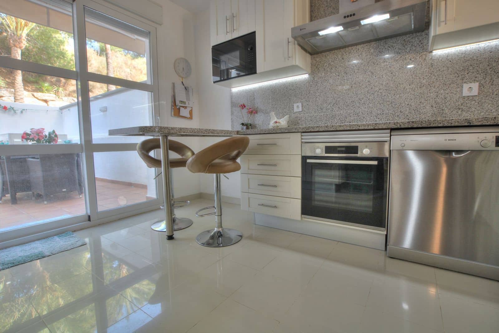 3 soveværelse Byhus til salg i La Cala Golf med swimmingpool garage - € 610.000 (Ref: 9061799)