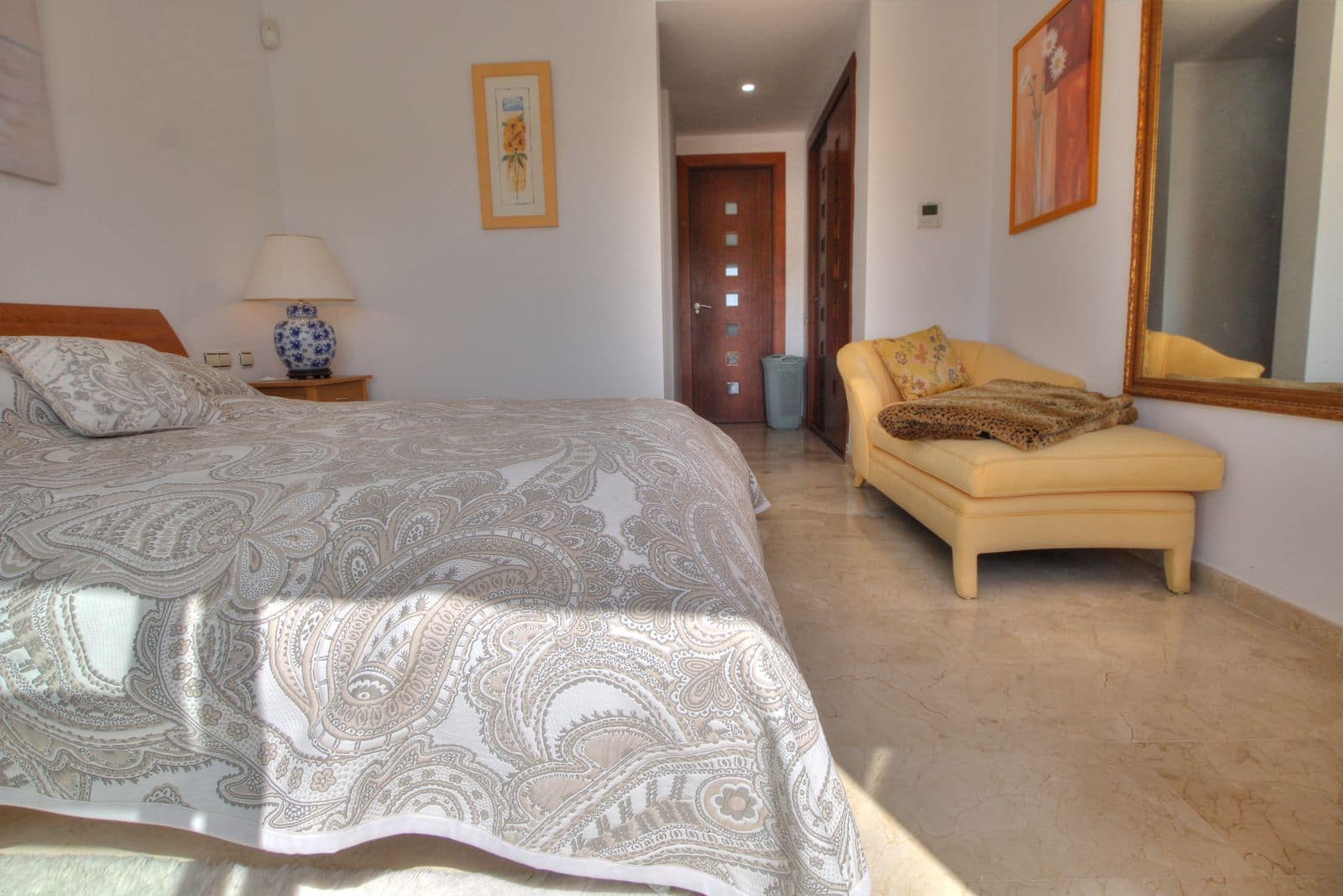 3 soveværelse Byhus til salg i La Cala Golf med swimmingpool garage - € 610.000 (Ref: 9061799)