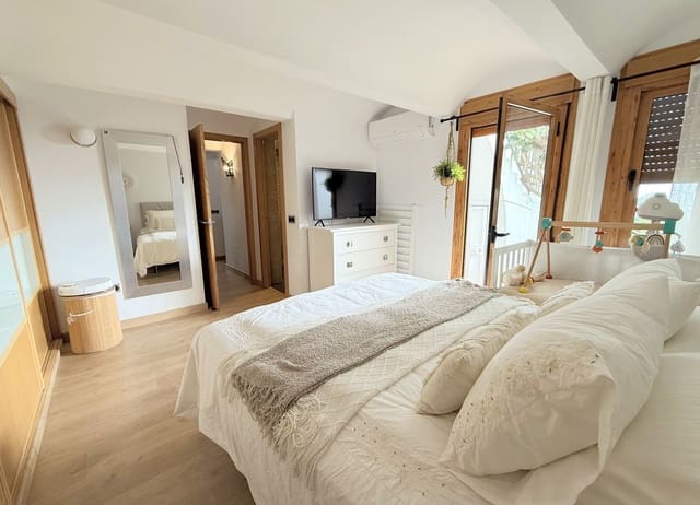 3 soverom Villa til salgs i Estepona med svømmebasseng garasje - € 730 000 (Ref: 9061803)