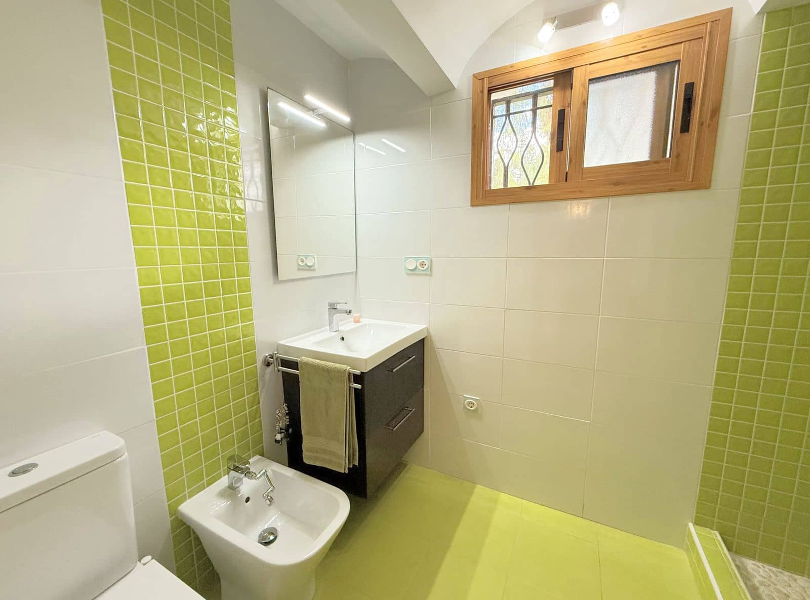 3 slaapkamer Villa te koop in Estepona met zwembad garage - € 730.000 (Ref: 9061803)