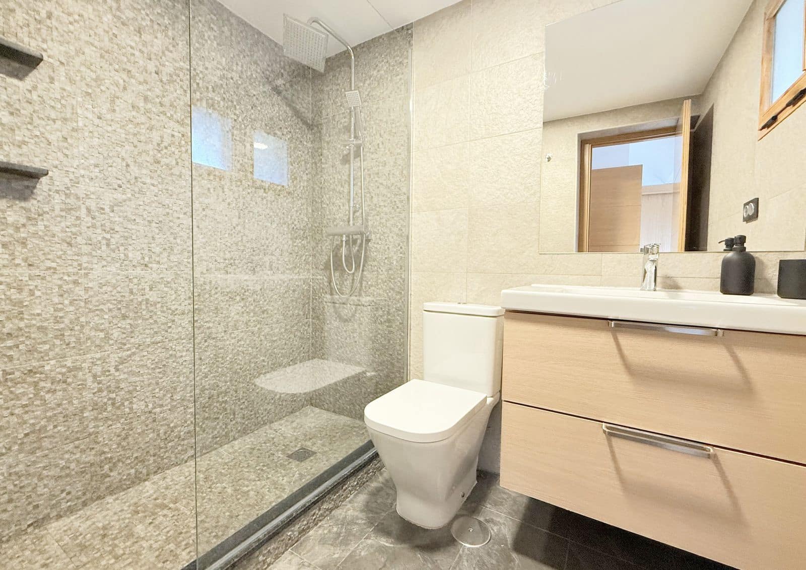 3 slaapkamer Villa te koop in Estepona met zwembad garage - € 730.000 (Ref: 9061803)