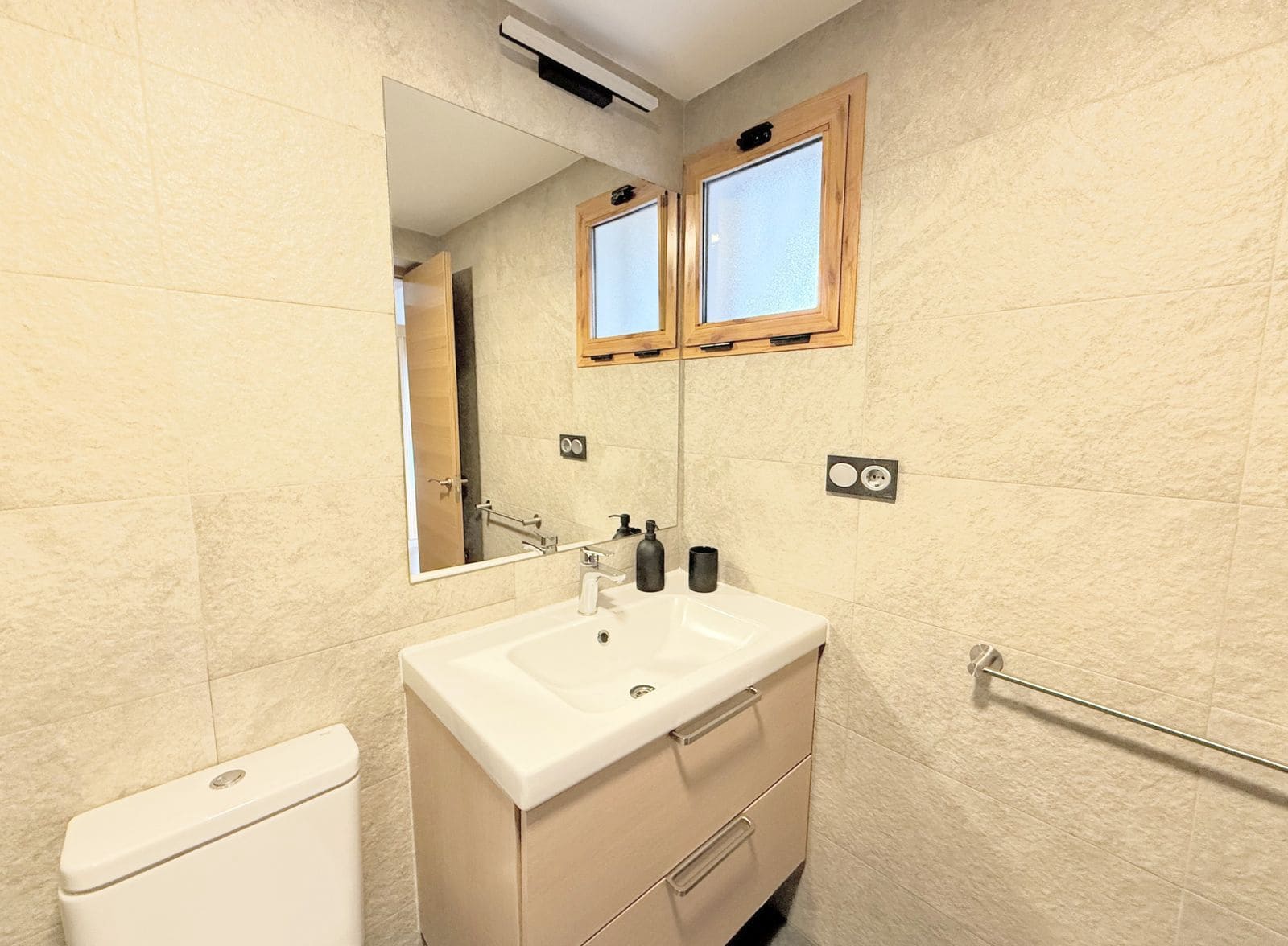 3 slaapkamer Villa te koop in Estepona met zwembad garage - € 730.000 (Ref: 9061803)