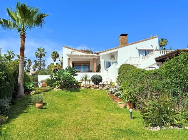 3 soverom Villa til salgs i Estepona med svømmebasseng garasje - € 730 000 (Ref: 9061803)