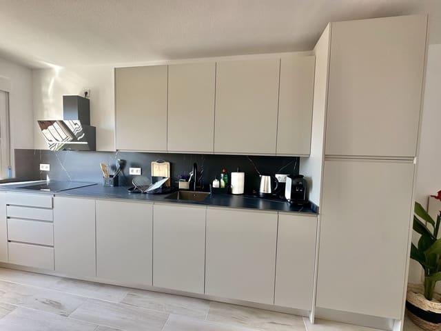 2 soveværelse Strandlejlighed til salg i Calahonda, Mijas med swimmingpool garage - € 399.999 (Ref: 9080744)