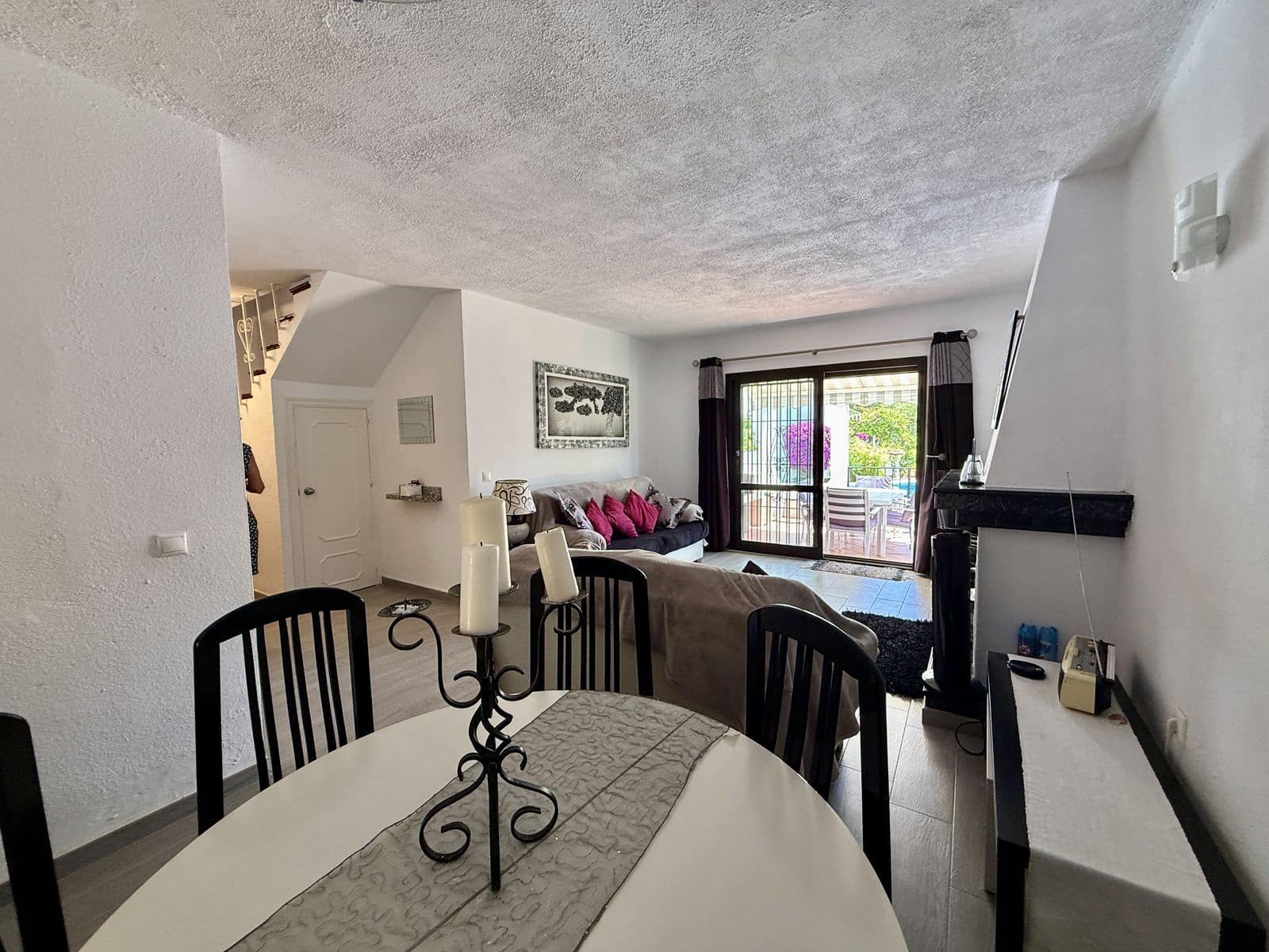 2 soveværelse Byhus til salg i Calahonda med swimmingpool garage - € 449.000 (Ref: 9084438)