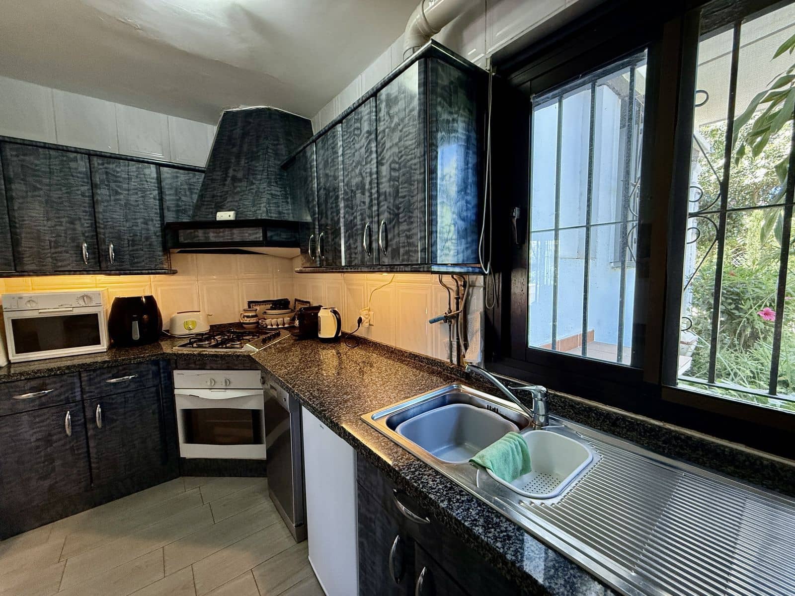 2 soveværelse Byhus til salg i Calahonda med swimmingpool garage - € 449.000 (Ref: 9084438)