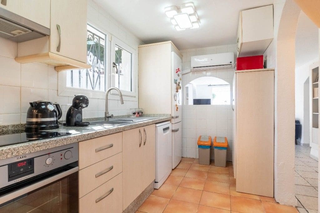 3 soveværelse Villa til salg i Calypso med swimmingpool garage - € 575.000 (Ref: 9084451)