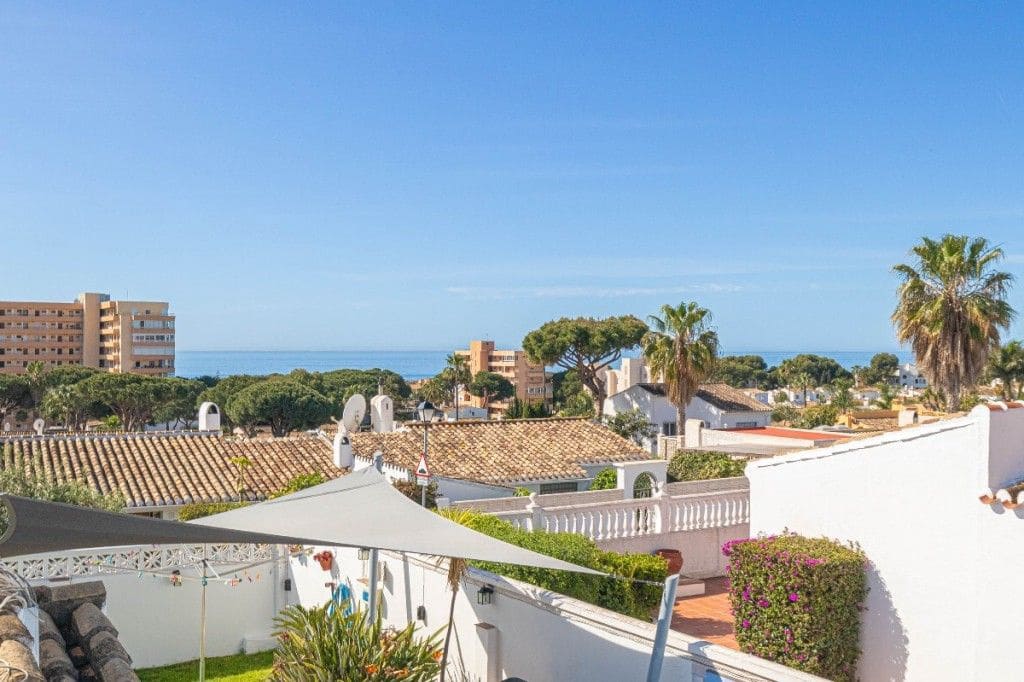 3 soveværelse Villa til salg i Calypso med swimmingpool garage - € 575.000 (Ref: 9084451)