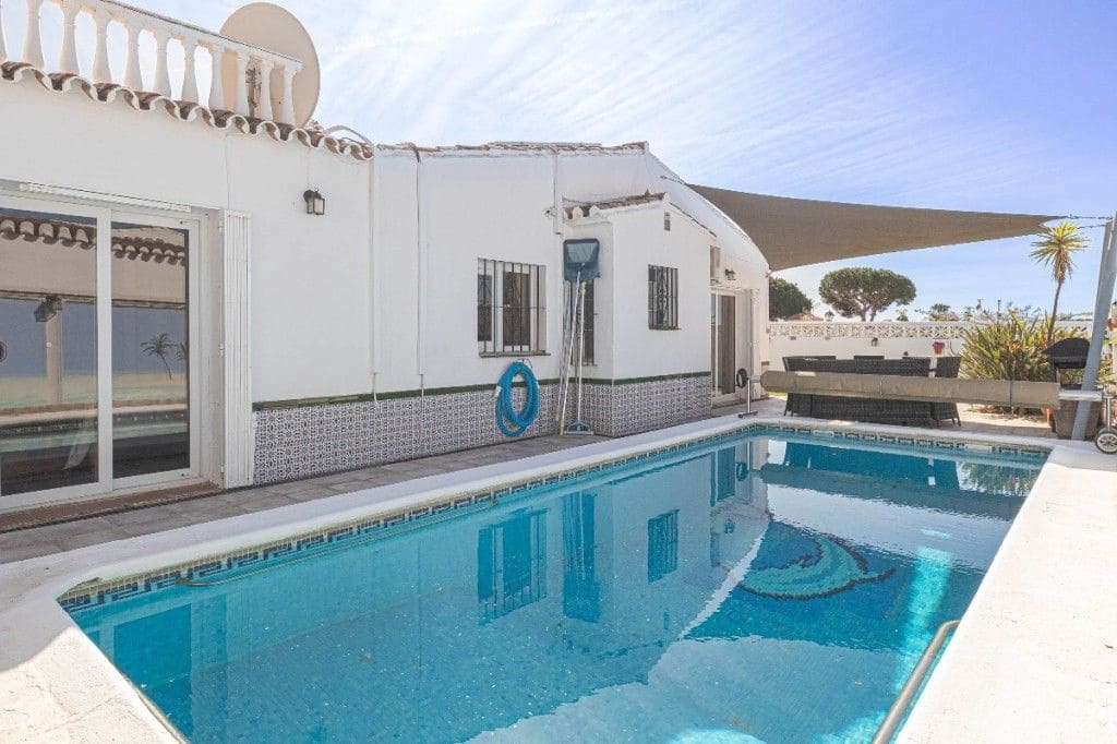 3 soveværelse Villa til salg i Calypso med swimmingpool garage - € 575.000 (Ref: 9084451)