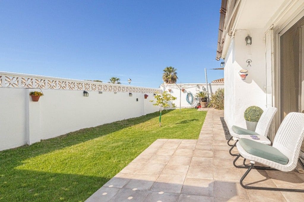 3 soveværelse Villa til salg i Calypso med swimmingpool garage - € 575.000 (Ref: 9084451)