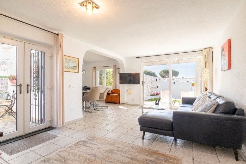 3 soveværelse Villa til salg i Calypso med swimmingpool garage - € 575.000 (Ref: 9084451)