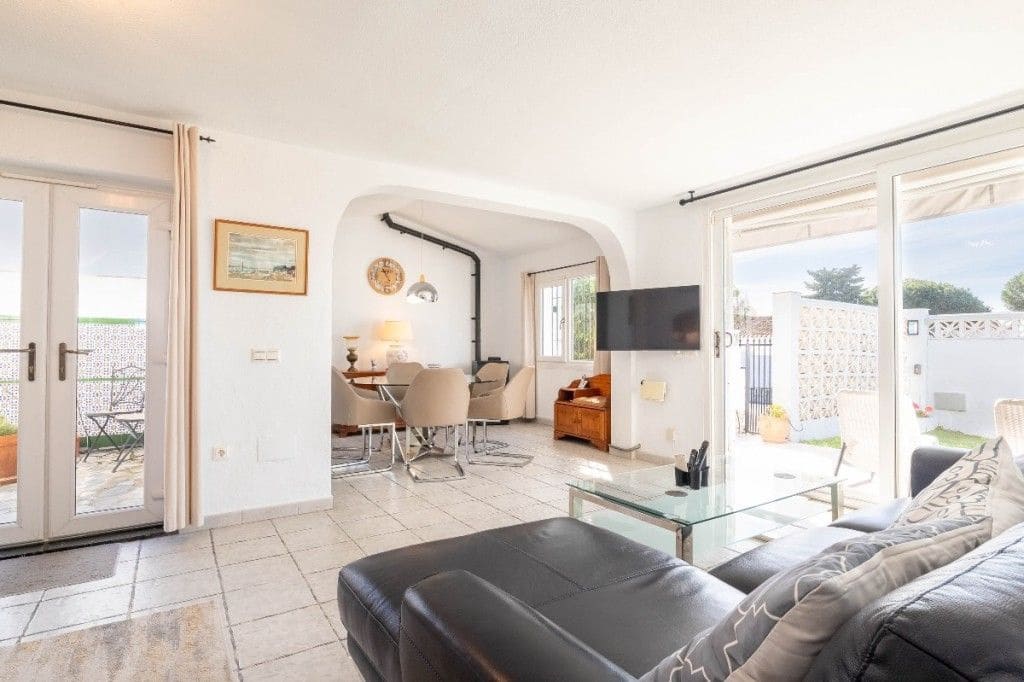 3 soveværelse Villa til salg i Calypso med swimmingpool garage - € 575.000 (Ref: 9084451)