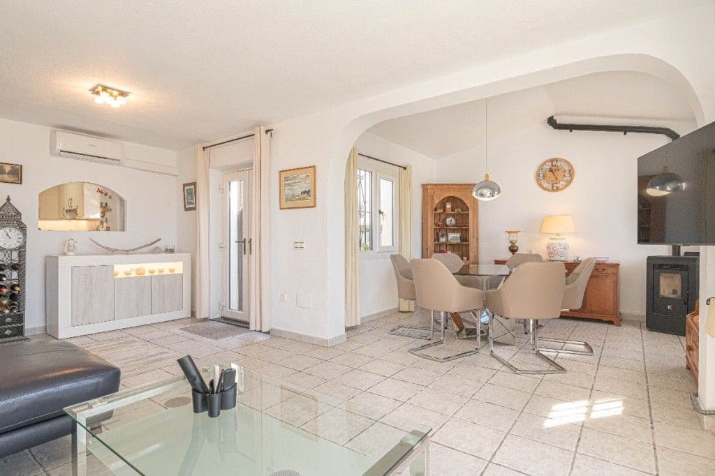 3 soveværelse Villa til salg i Calypso med swimmingpool garage - € 575.000 (Ref: 9084451)