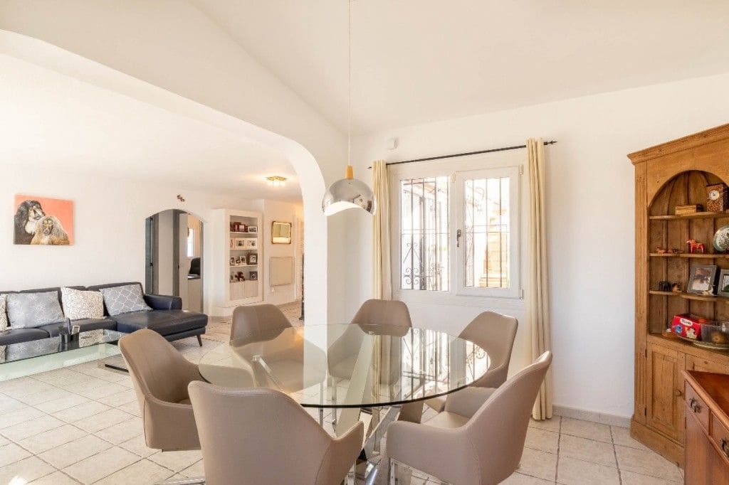 3 soveværelse Villa til salg i Calypso med swimmingpool garage - € 575.000 (Ref: 9084451)