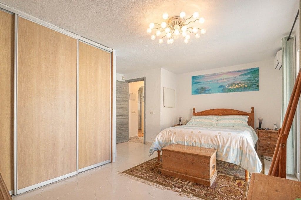 3 soveværelse Villa til salg i Calypso med swimmingpool garage - € 575.000 (Ref: 9084451)