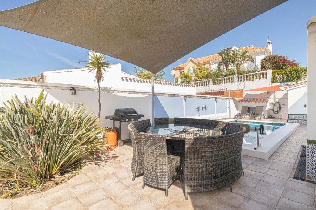 3 soveværelse Villa til salg i Calypso med swimmingpool garage - € 575.000 (Ref: 9084451)