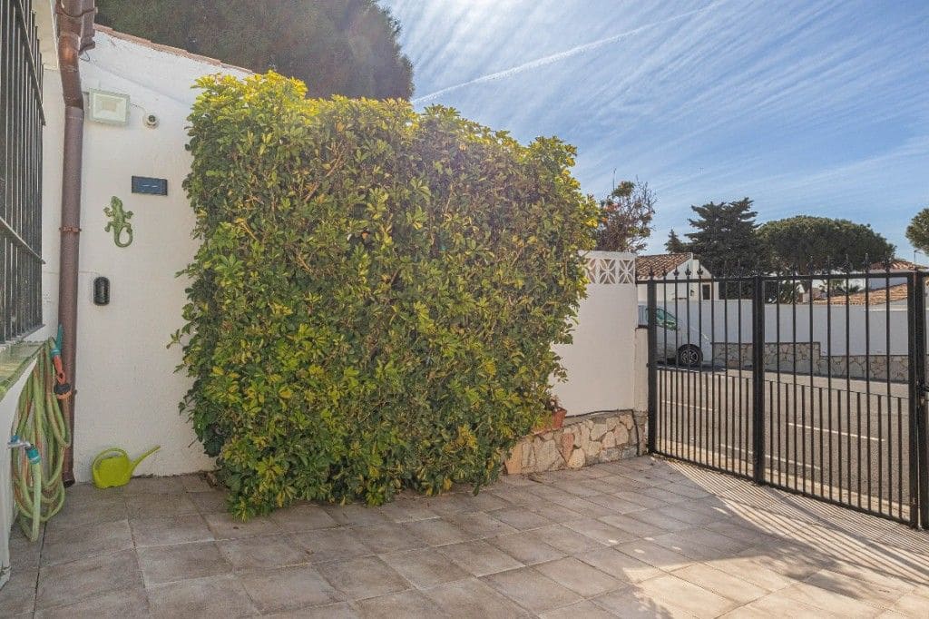 3 soveværelse Villa til salg i Calypso med swimmingpool garage - € 575.000 (Ref: 9084451)