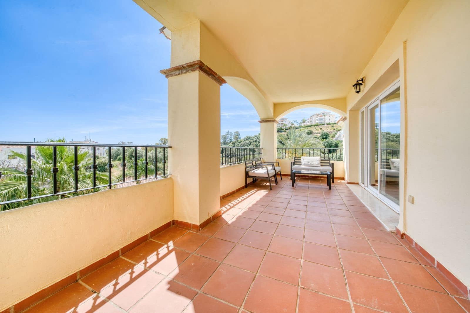 2 soveværelse Lejlighed til salg i La Cala Hills med swimmingpool garage - € 320.000 (Ref: 9101272)