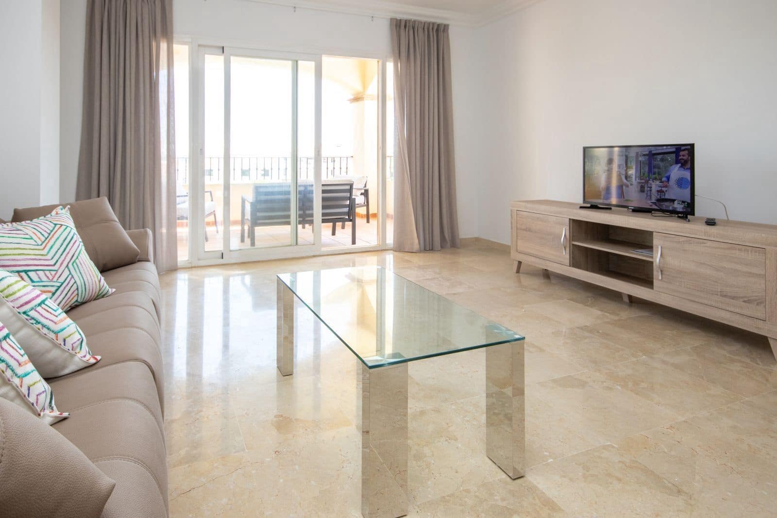 2 soveværelse Lejlighed til salg i La Cala Hills med swimmingpool garage - € 320.000 (Ref: 9101272)