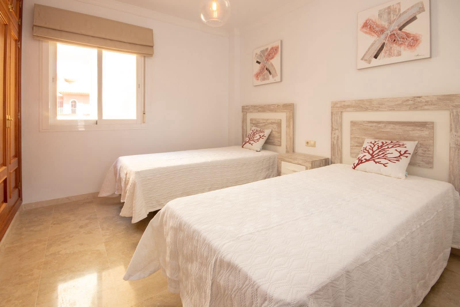 2 soveværelse Lejlighed til salg i La Cala Hills med swimmingpool garage - € 320.000 (Ref: 9101272)