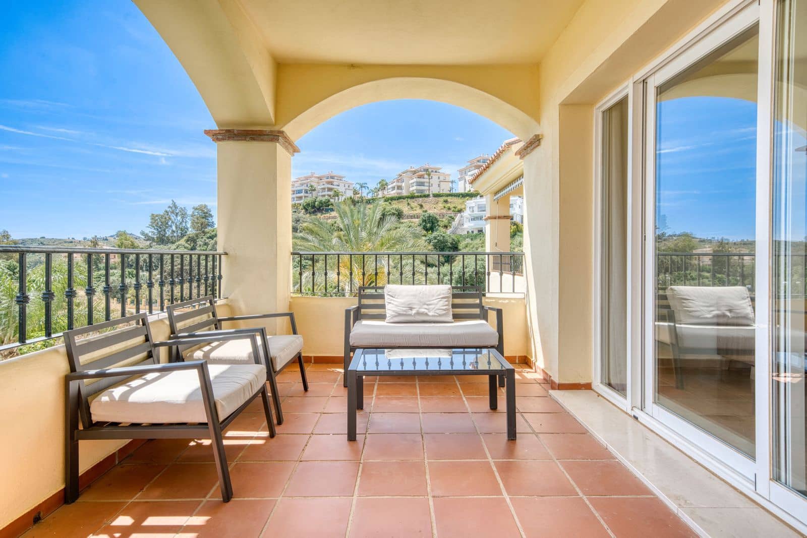 2 soveværelse Lejlighed til salg i La Cala Hills med swimmingpool garage - € 320.000 (Ref: 9101272)