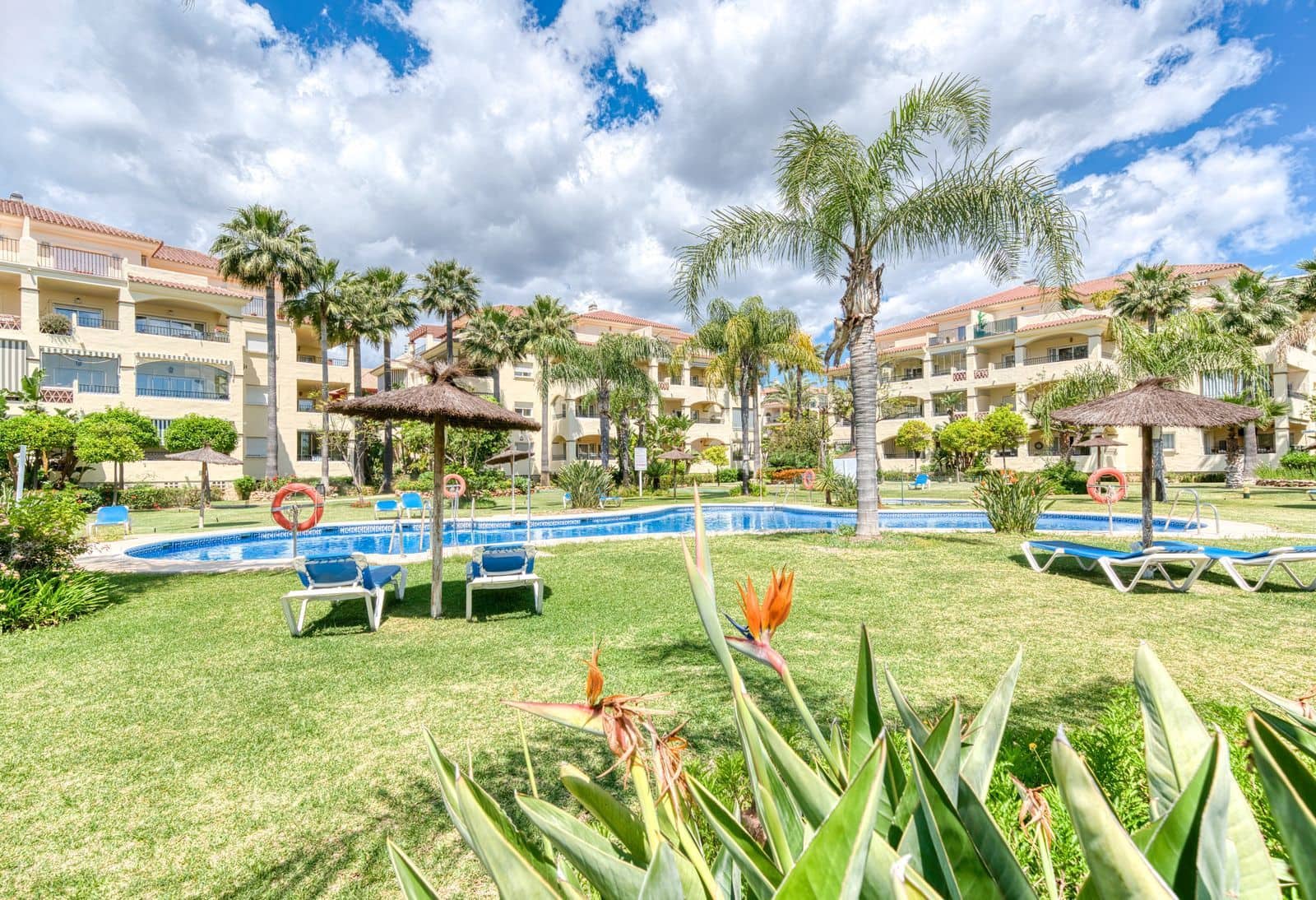 2 soveværelse Lejlighed til salg i La Cala Hills med swimmingpool garage - € 320.000 (Ref: 9101272)