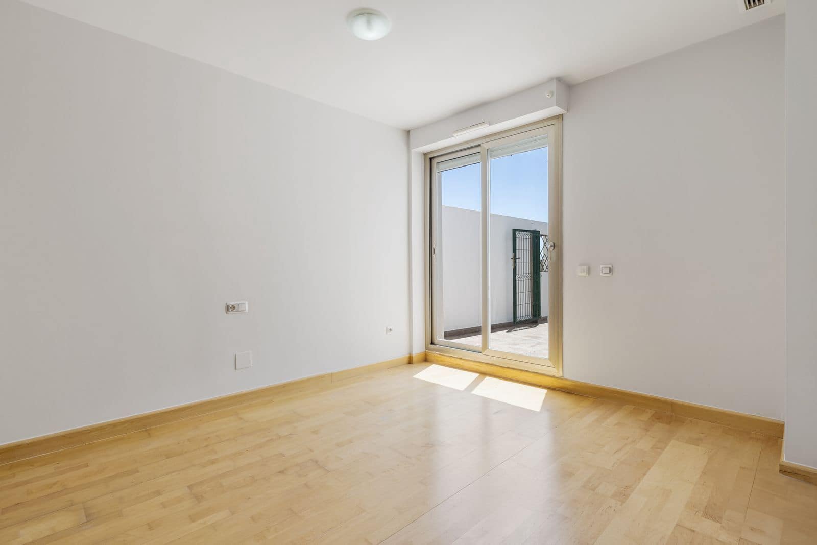 3 soveværelse Lejlighed til salg i La Cala de Mijas med swimmingpool garage - € 375.000 (Ref: 9101303)