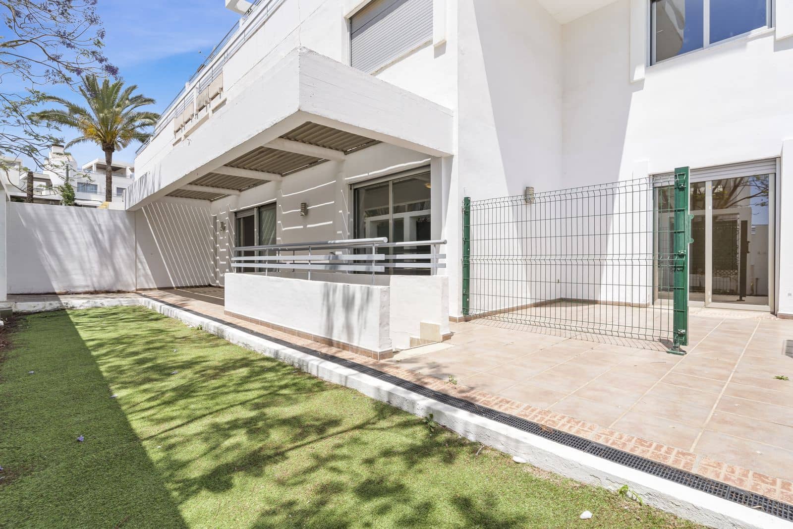 3 soveværelse Lejlighed til salg i La Cala de Mijas med swimmingpool garage - € 375.000 (Ref: 9101303)