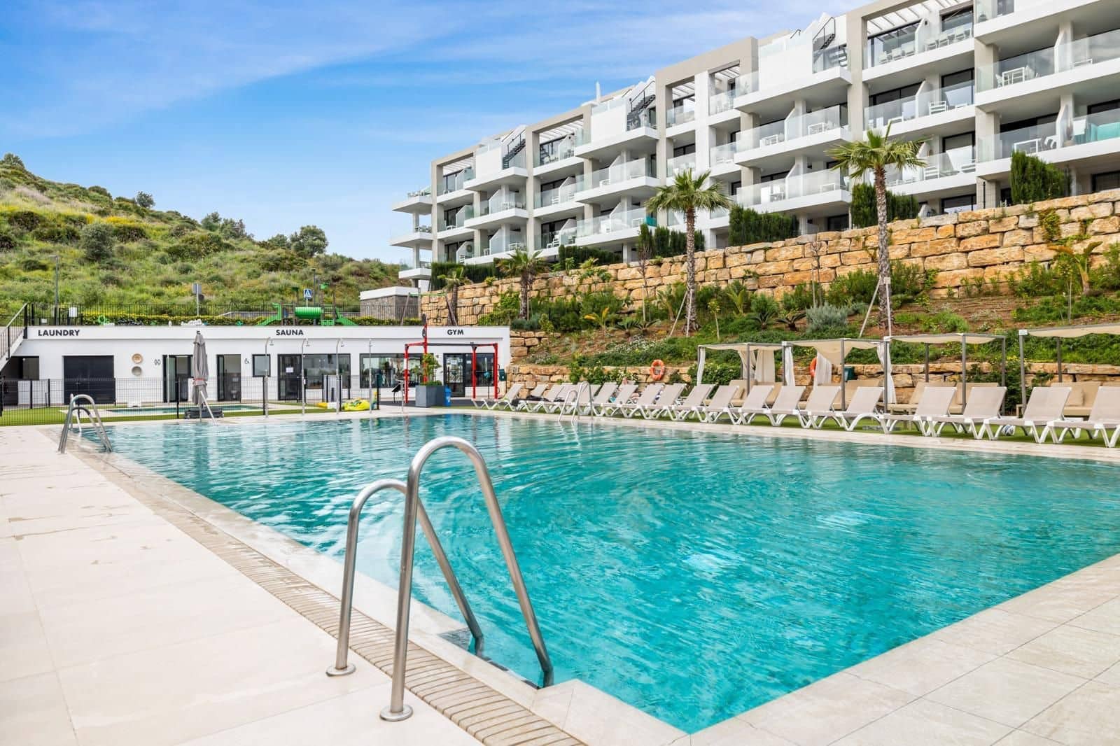 2 makuuhuone Huoneisto myytävänä paikassa La Cala de Mijas mukana uima-altaan 
autotalli - 498 999 € (Ref: 9101309)