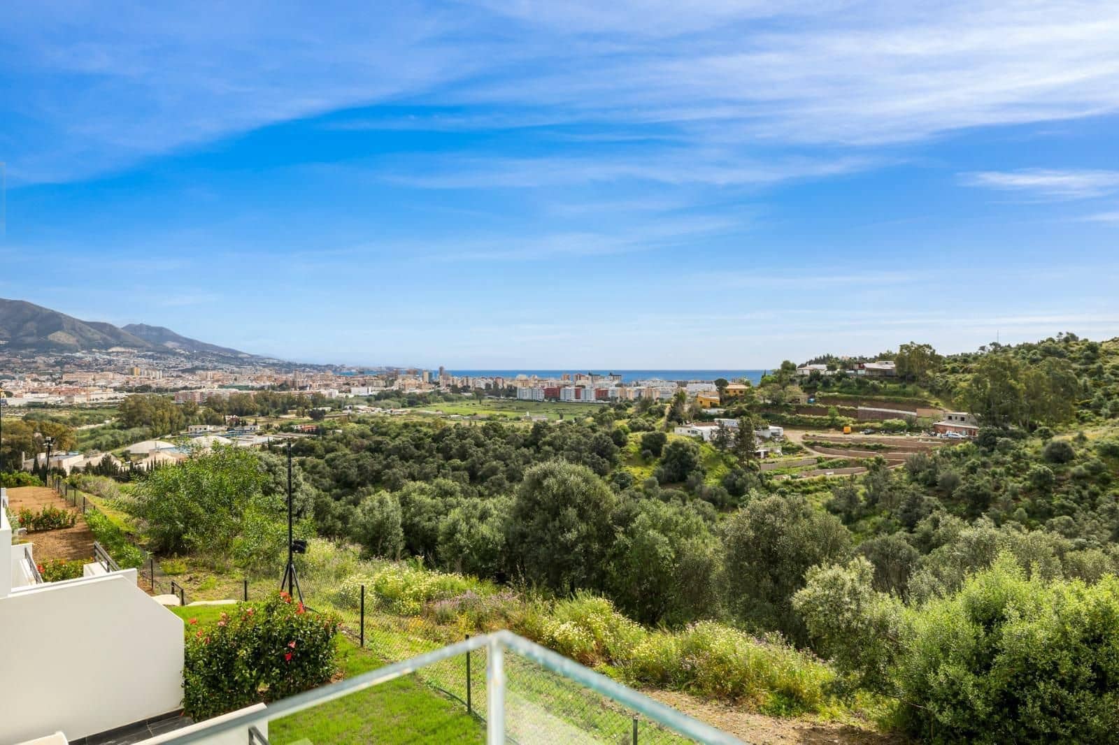 2 makuuhuone Huoneisto myytävänä paikassa La Cala de Mijas mukana uima-altaan 
autotalli - 498 999 € (Ref: 9101309)