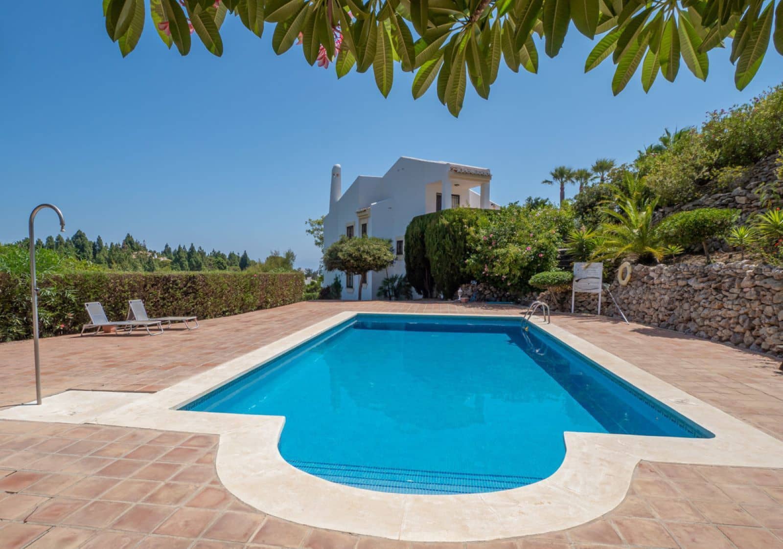 3 soveværelse Villa til salg i Calahonda med swimmingpool garage - € 595.000 (Ref: 9105546)