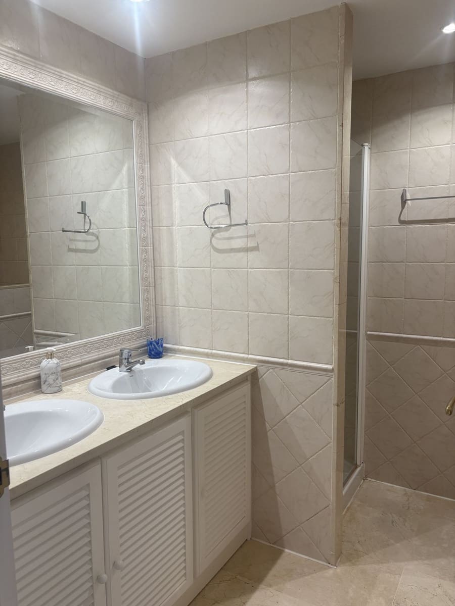 2 soveværelse Lejlighed til salg i Riviera del Sol med swimmingpool garage - € 450.000 (Ref: 9105876)