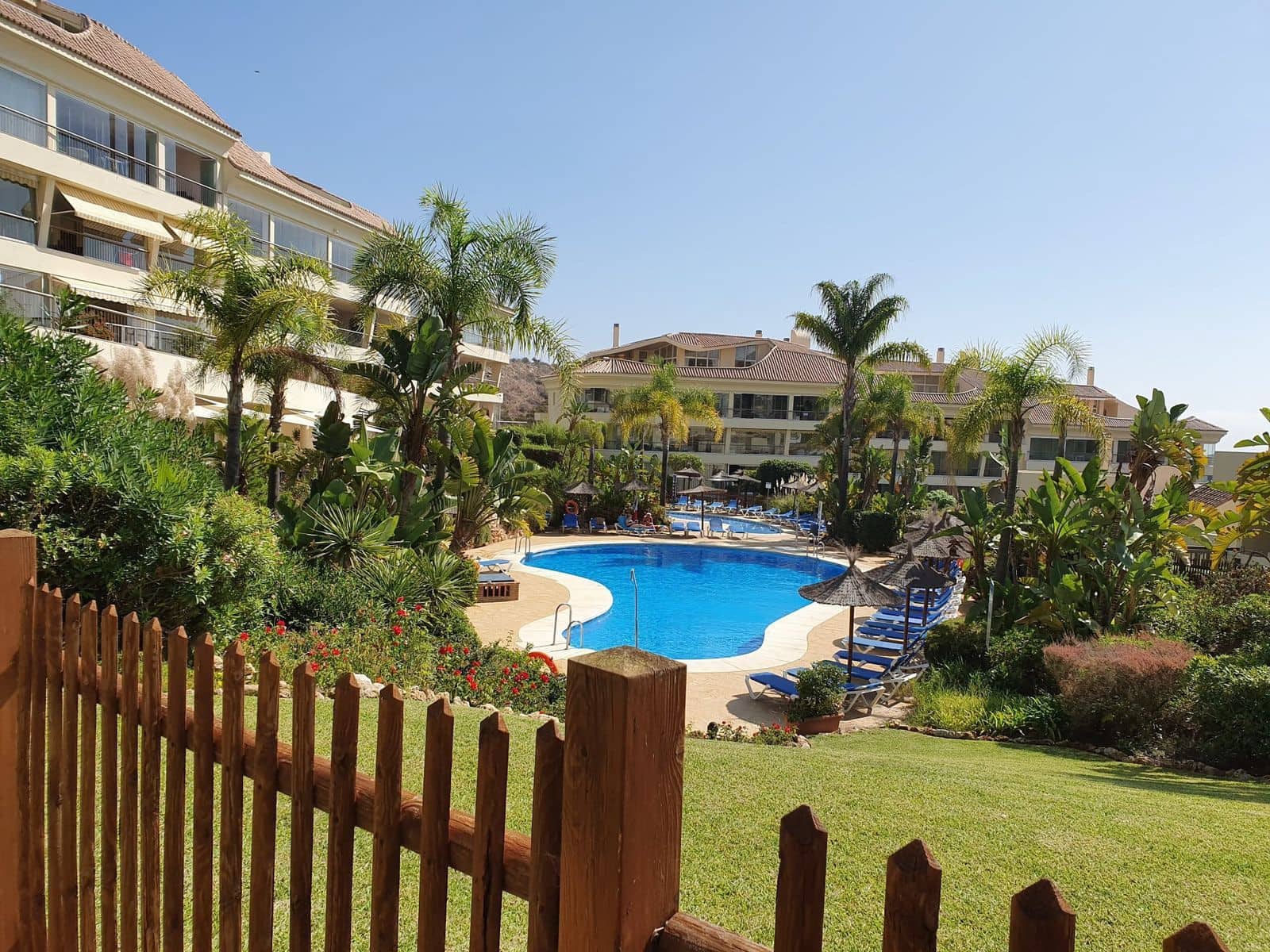 2 soveværelse Lejlighed til salg i Riviera del Sol med swimmingpool garage - € 450.000 (Ref: 9105876)