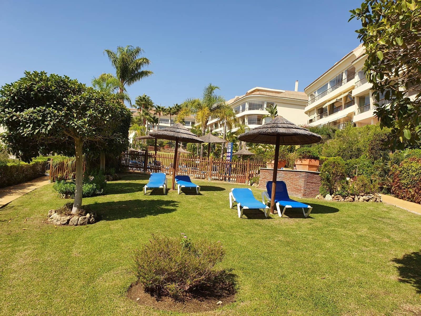 2 soveværelse Lejlighed til salg i Riviera del Sol med swimmingpool garage - € 450.000 (Ref: 9105876)