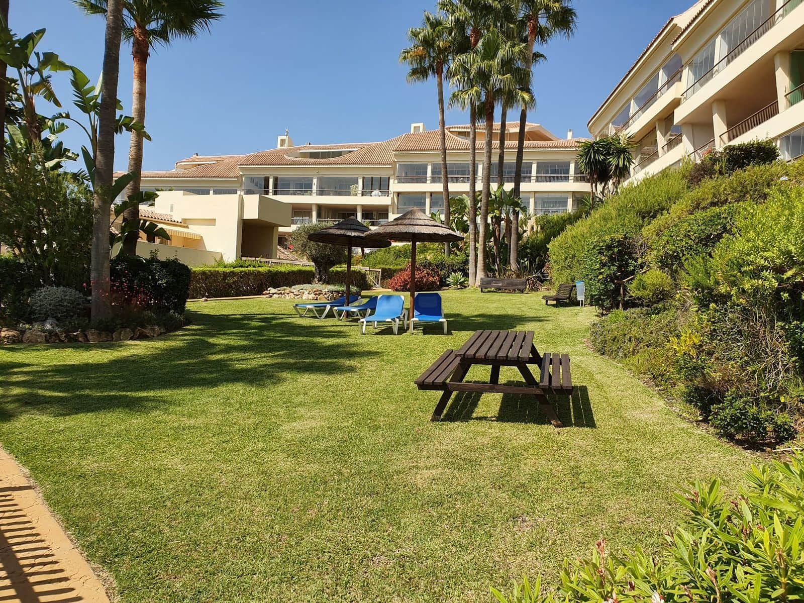 2 soveværelse Lejlighed til salg i Riviera del Sol med swimmingpool garage - € 450.000 (Ref: 9105876)