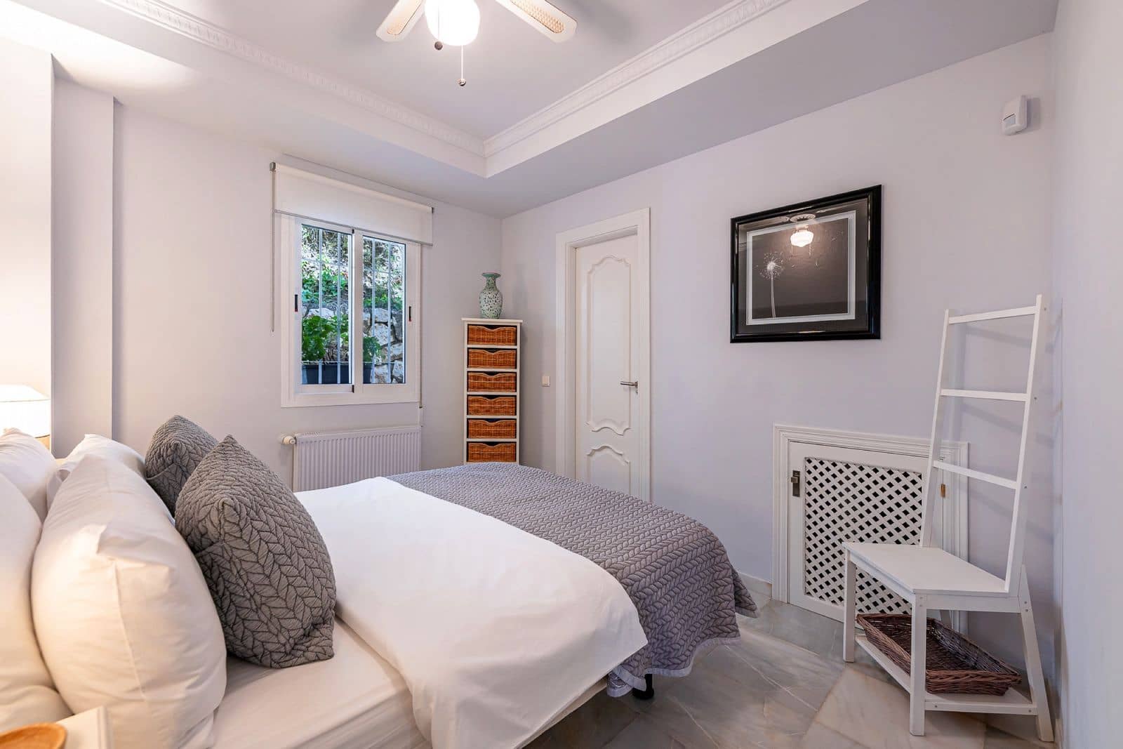 3 bedroom Villa for sale in Mijas with pool garage - € 1,295,000 (Ref: 9111046)