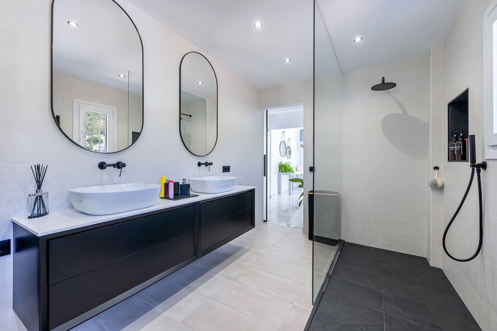 3 bedroom Villa for sale in Mijas with pool garage - € 1,295,000 (Ref: 9111046)