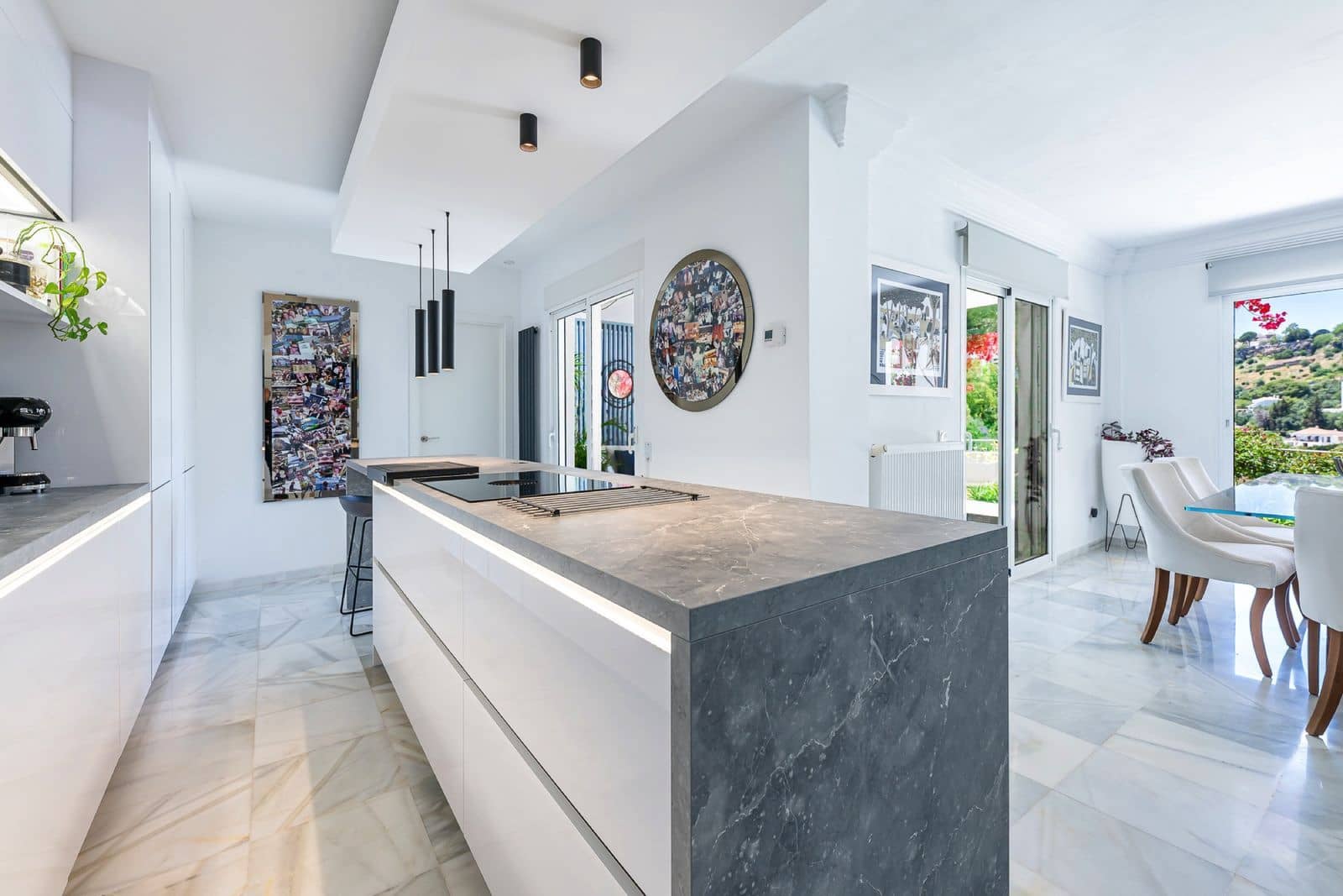 3 bedroom Villa for sale in Mijas with pool garage - € 1,295,000 (Ref: 9111046)