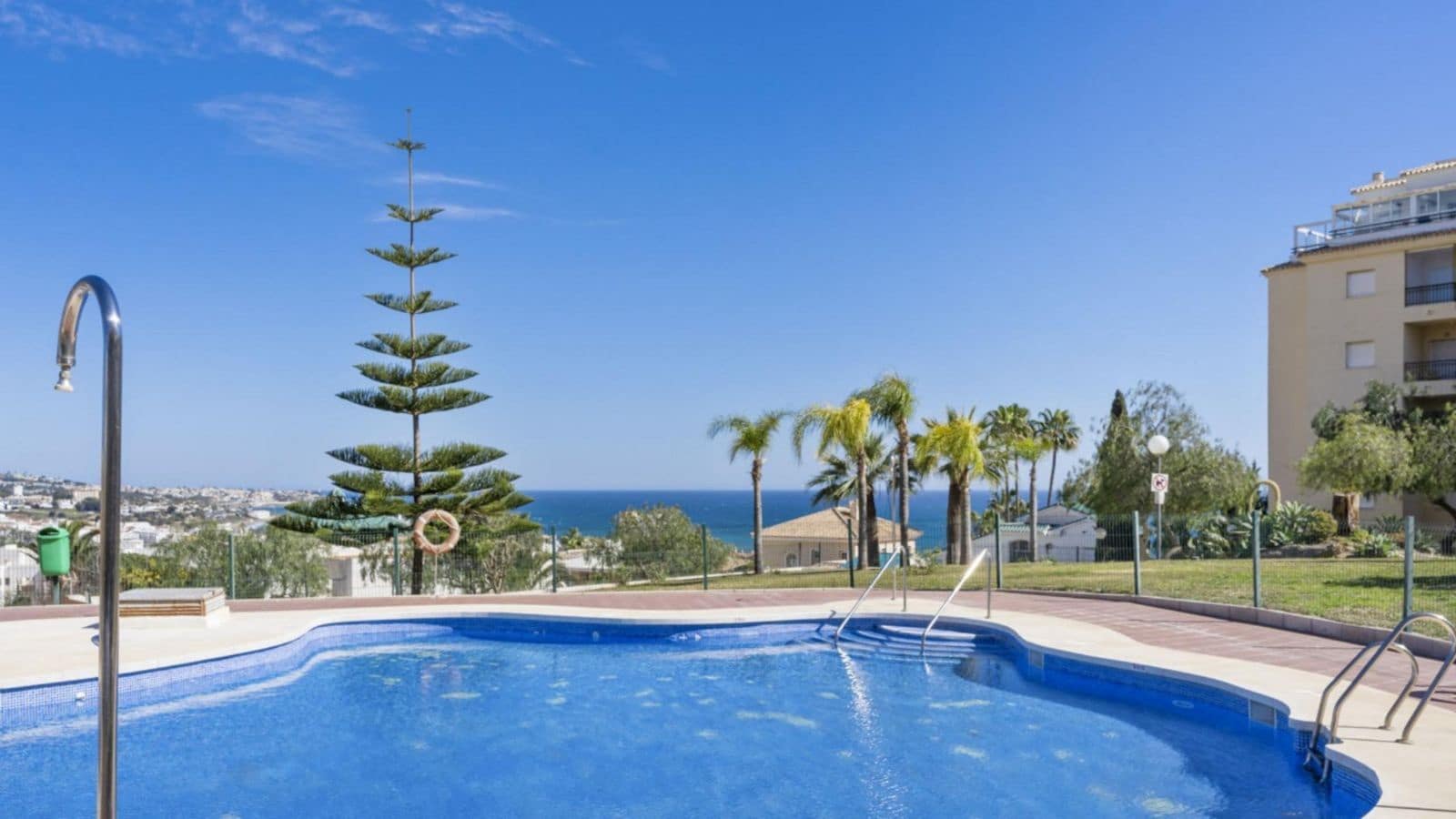 3 sypialnia Apartament na sprzedaż w La Cala de Mijas z basenem garażem - 475 000 € (Ref: 9111242)
