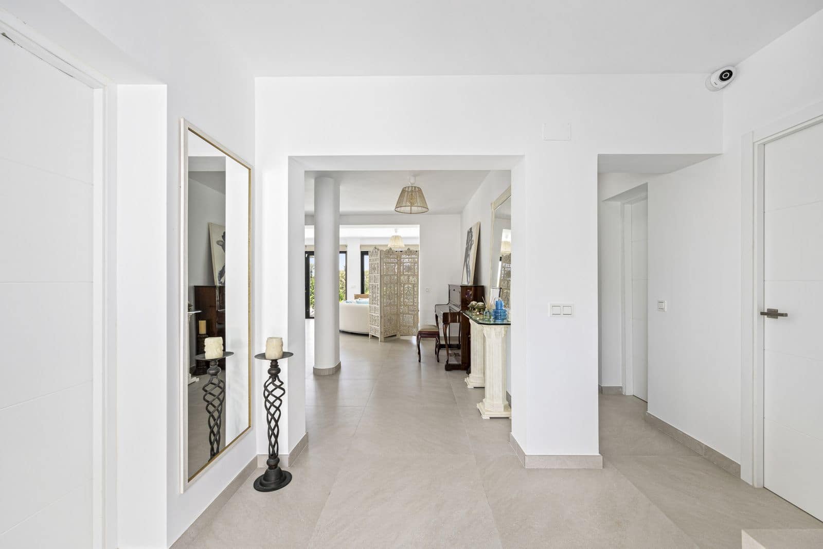 4 sypialnia Willa na sprzedaż w Guadalmina z basenem garażem - 2 595 000 € (Ref: 9113051)