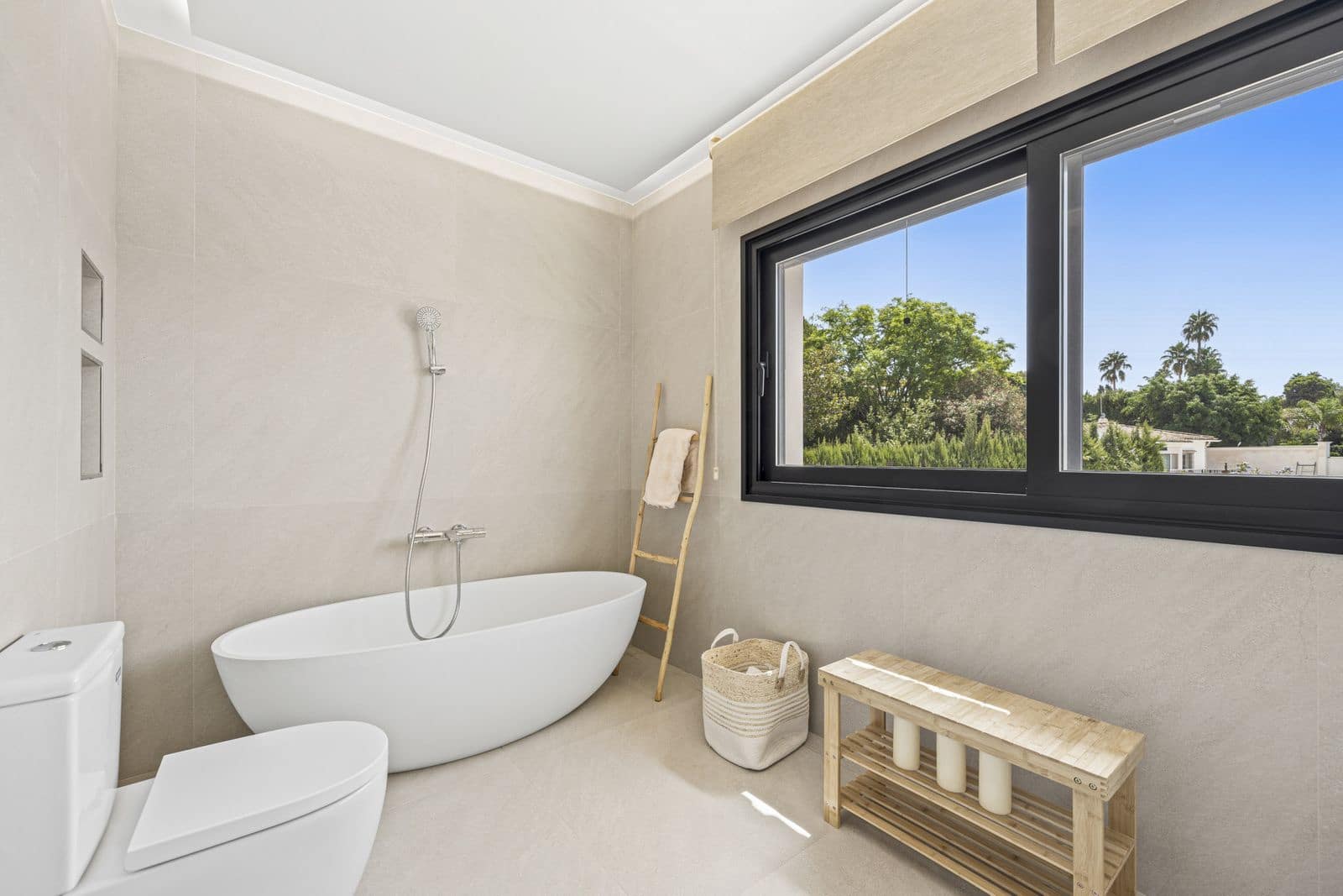 4 sypialnia Willa na sprzedaż w Guadalmina z basenem garażem - 2 595 000 € (Ref: 9113051)